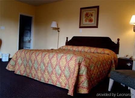 Fairview Inn & Suites Екстериор снимка